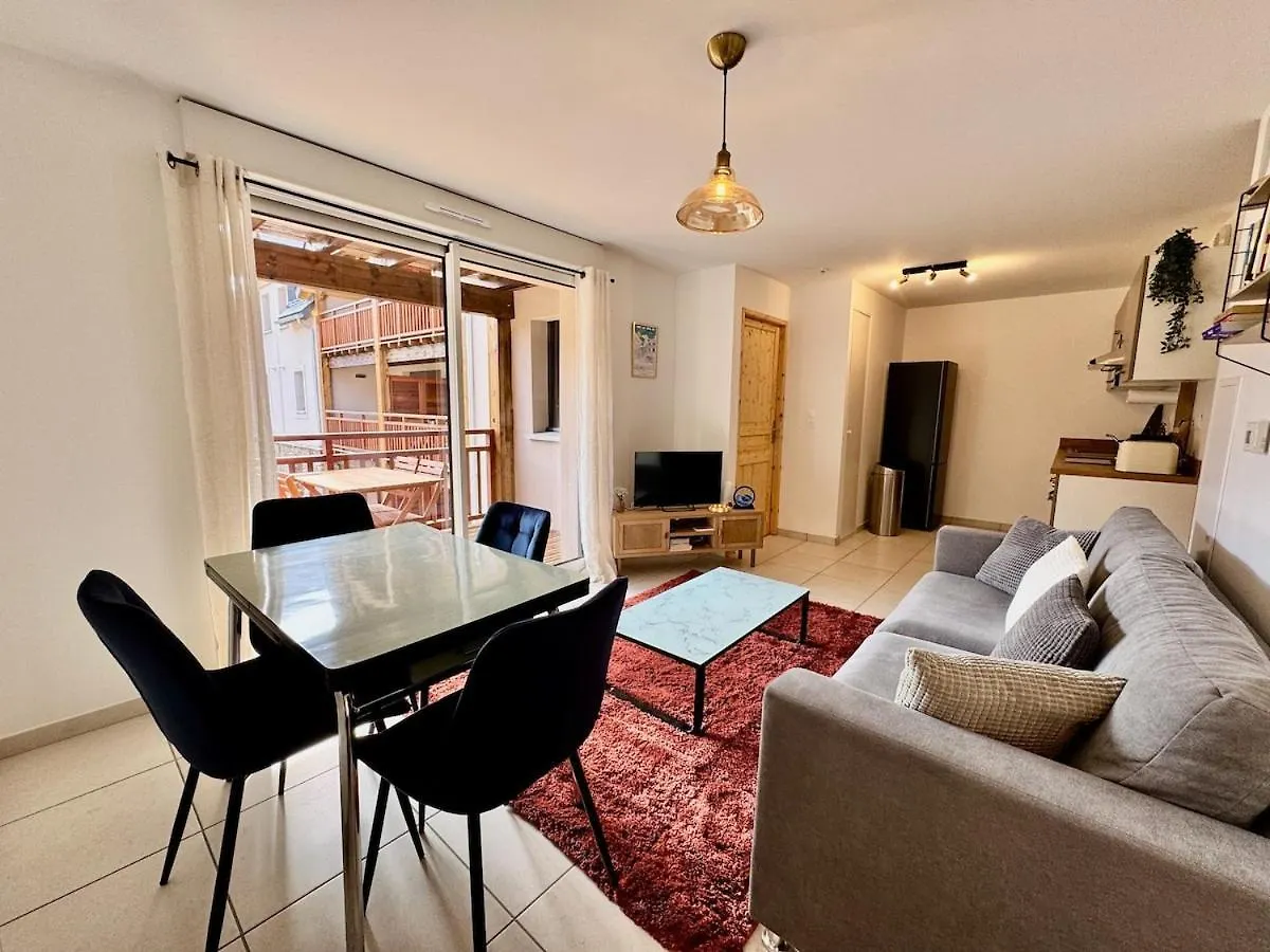 Appartement 4 A 5 Personnes Au Bord Du Lac Génos