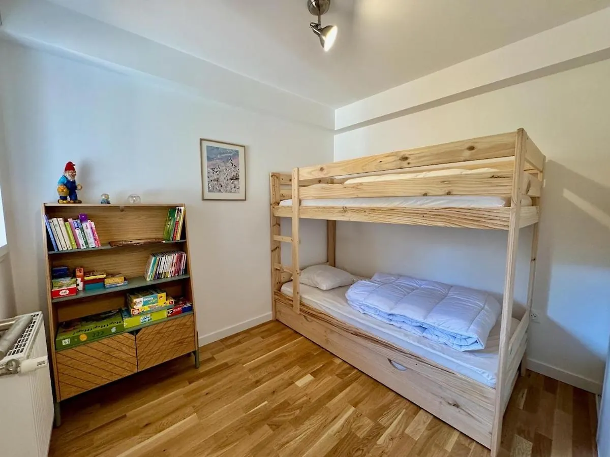 Appartement 4 A 5 Personnes Au Bord Du Lac Génos Apartament